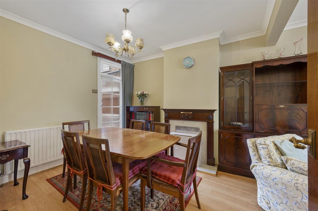 Property photo 3 of 10 90 Durham Road,5.Jpg