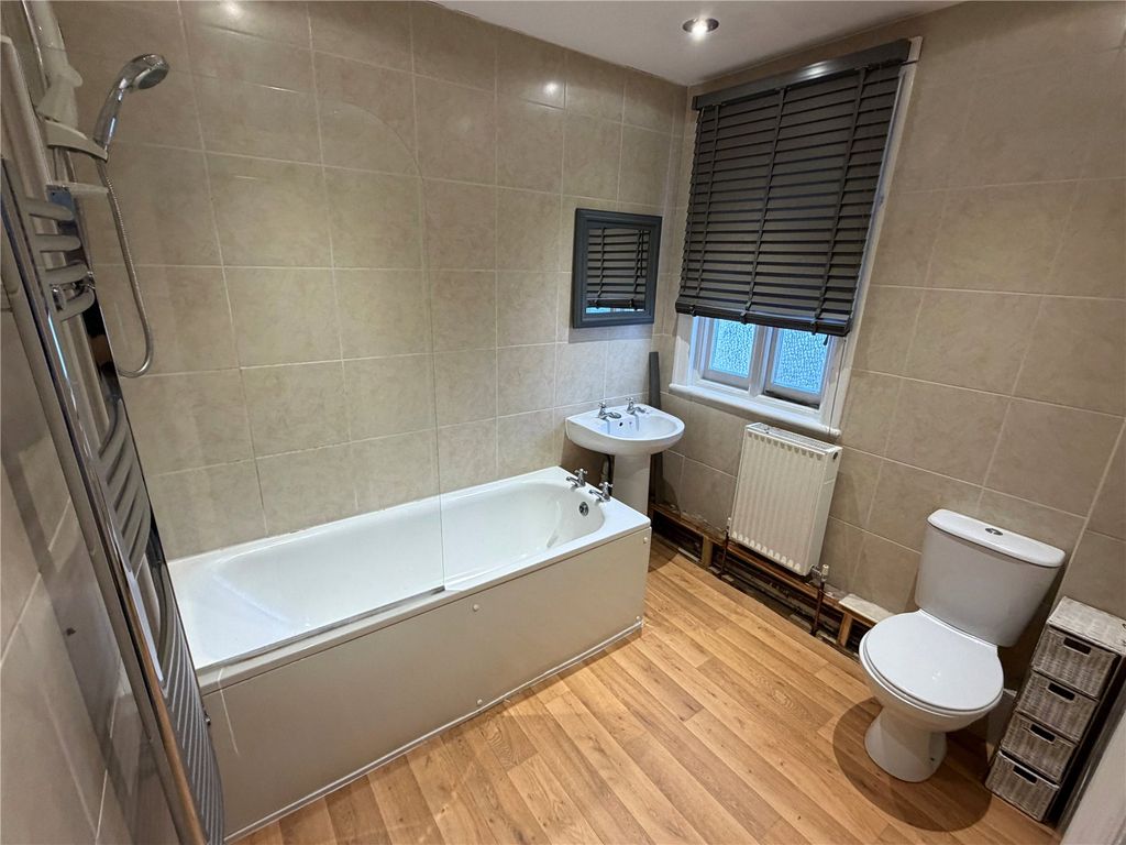 Property photo 2 of 15 Picture No. 10