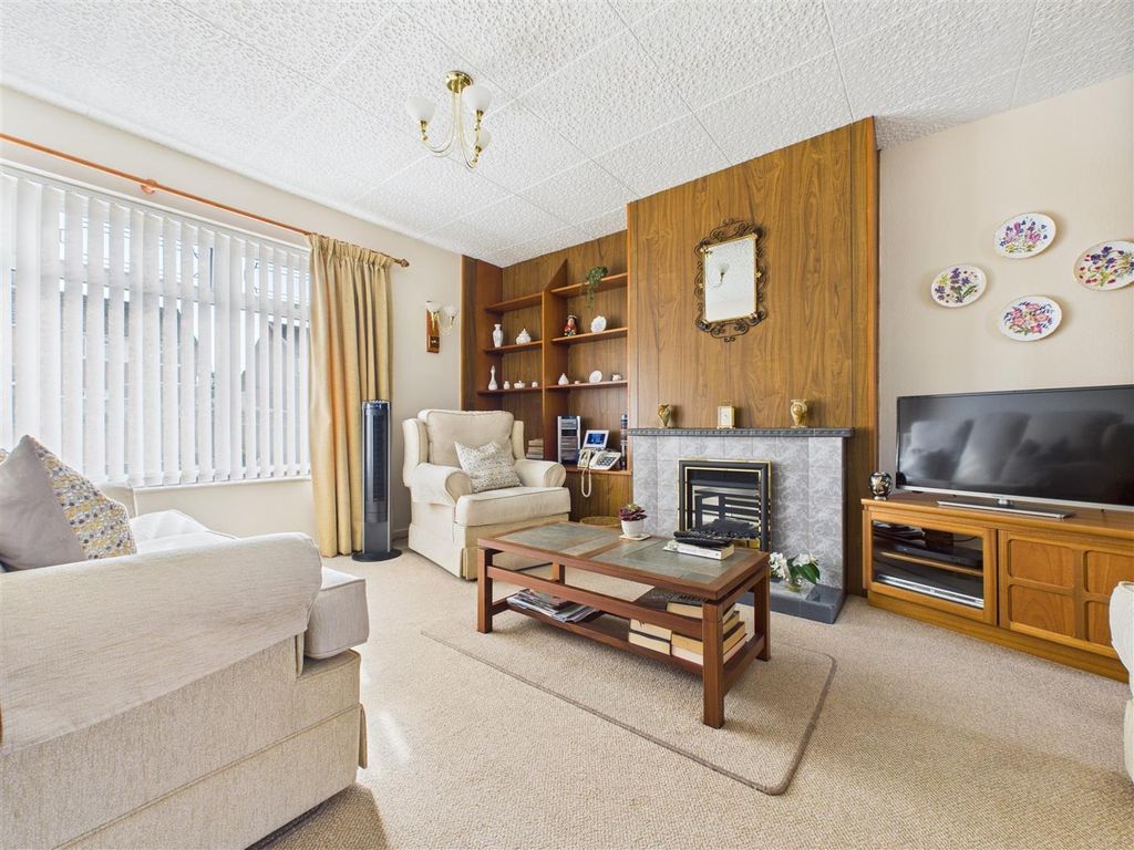 Property photo 3 of 12 Lounge 2.Jpg