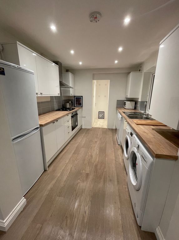 Property photo 3 of 13 Photo 05