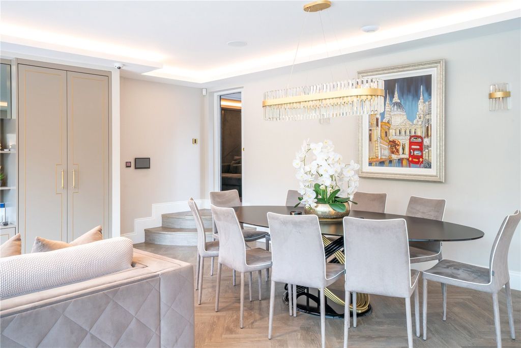 Additional image 6 of 5 bed detached house for saleDetached House Close To Station, Loughton, Essex IG10