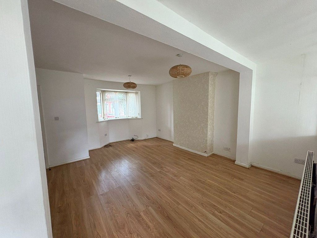 Property photo 2 of 12 Picture No. 08