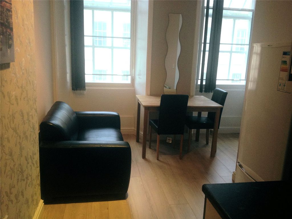 Property photo 2 of 6 Picture No. 08