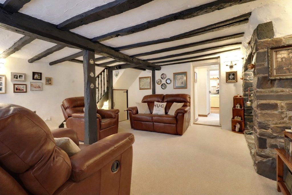 Property photo 2 of 17 2 - Picture No. 11