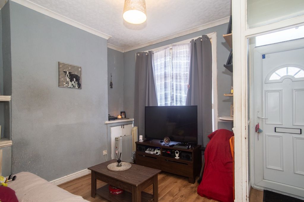 Property photo 2 of 18