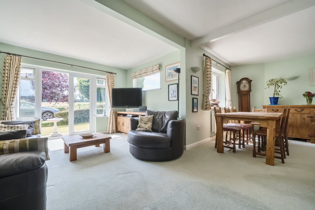 Property photo 2 of 19 Picture No. 64