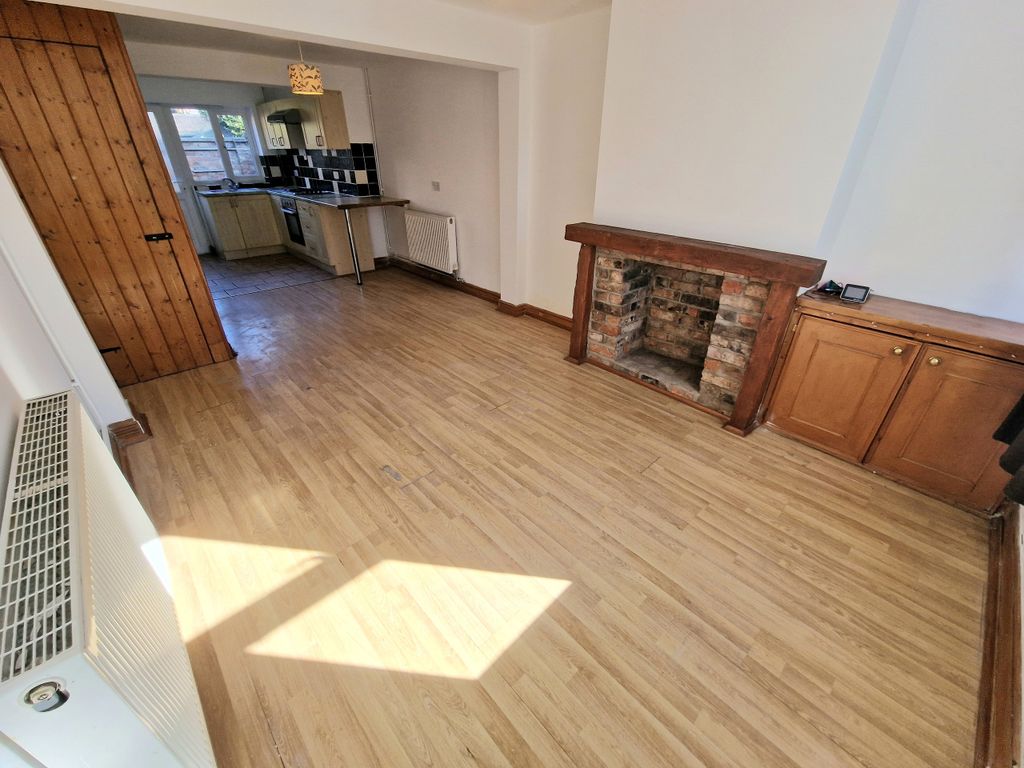 Property photo 3 of 6 Living Room