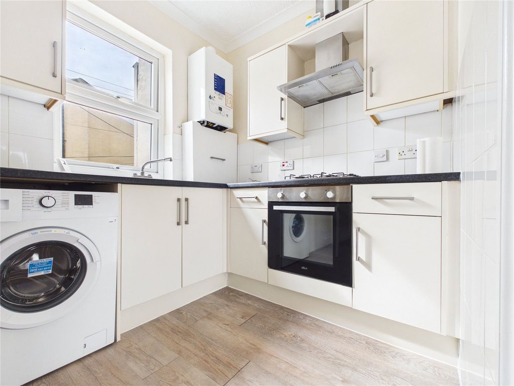 Property photo 1 of 11 Picture No. 15