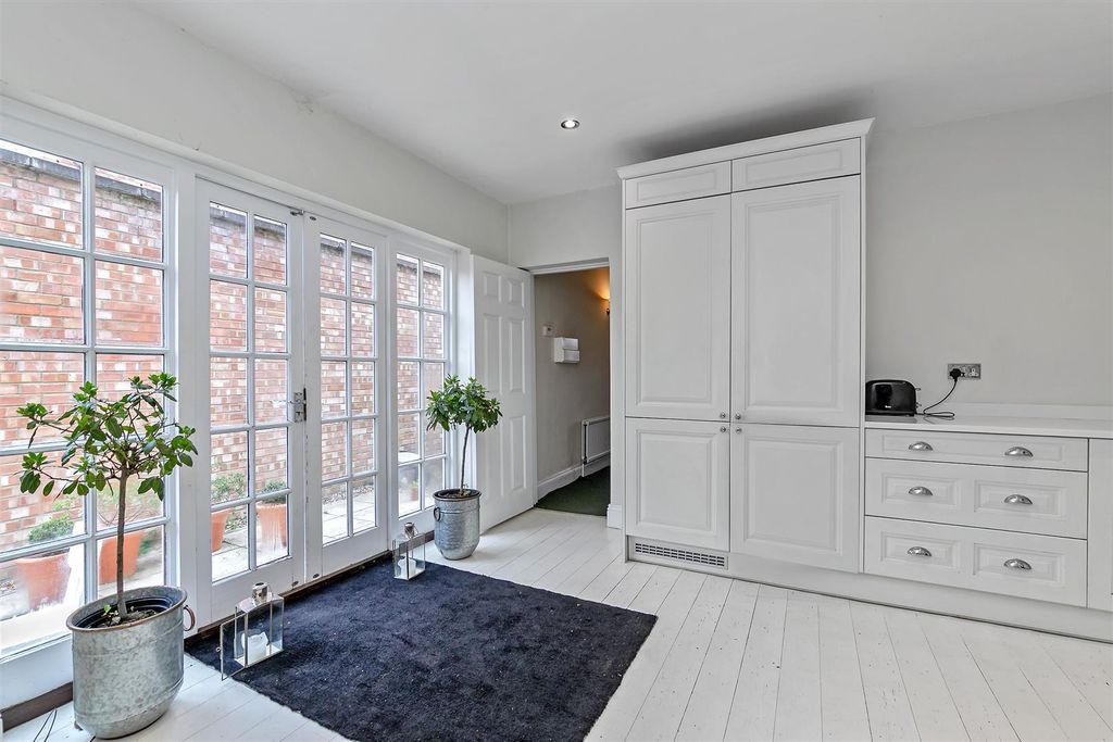 Property photo 3 of 17 75Catherinestreet-15.Jpg
