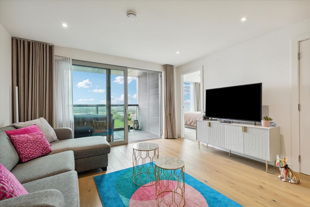 Property photo 1 of 14 Image