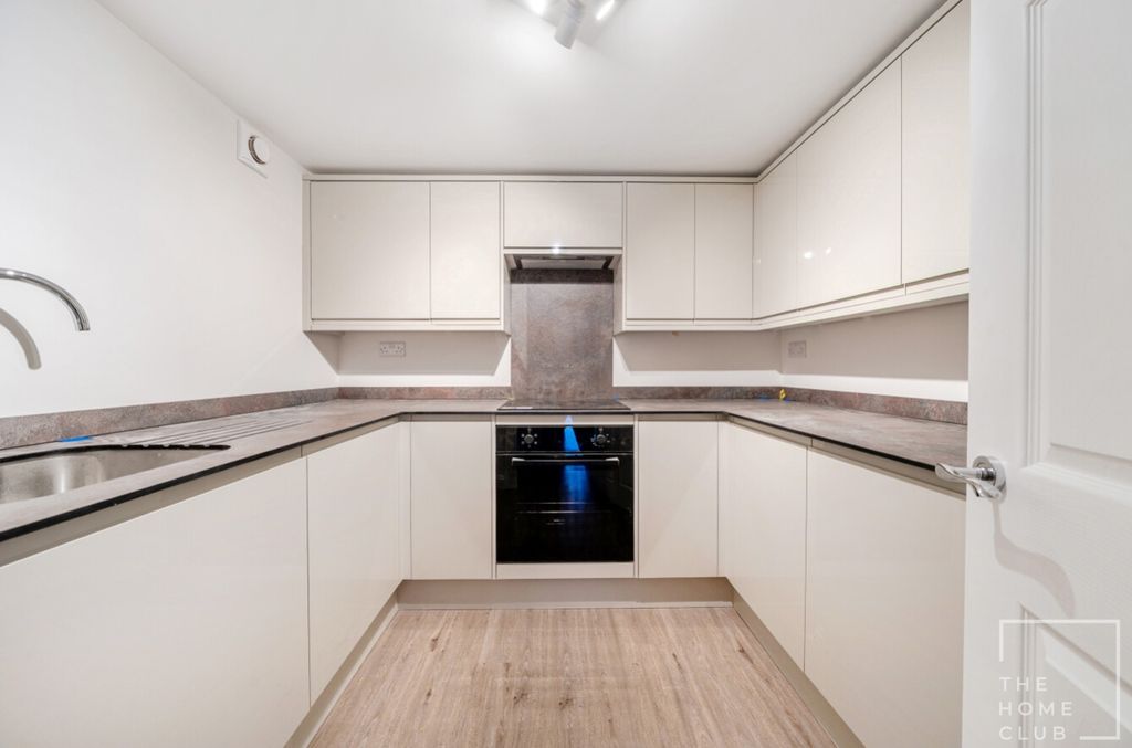 Property photo 2 of 6 44F471ba-Ea55-4Afe-94A5-A8ee2224109E