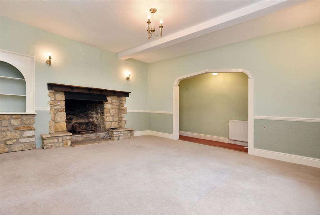 Property photo 2 of 15 Sitting Room