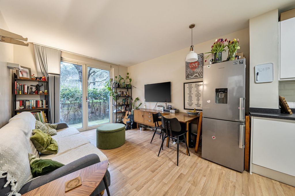 Property photo 2 of 17 Reception