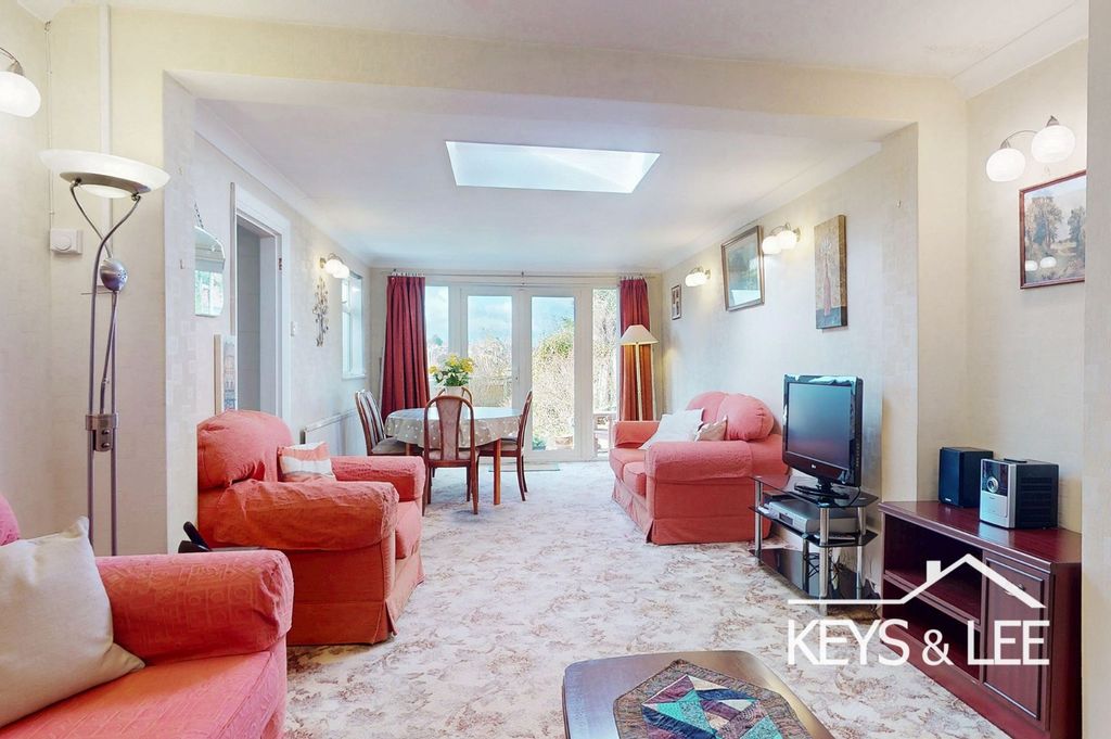 Property photo 2 of 17 3851504