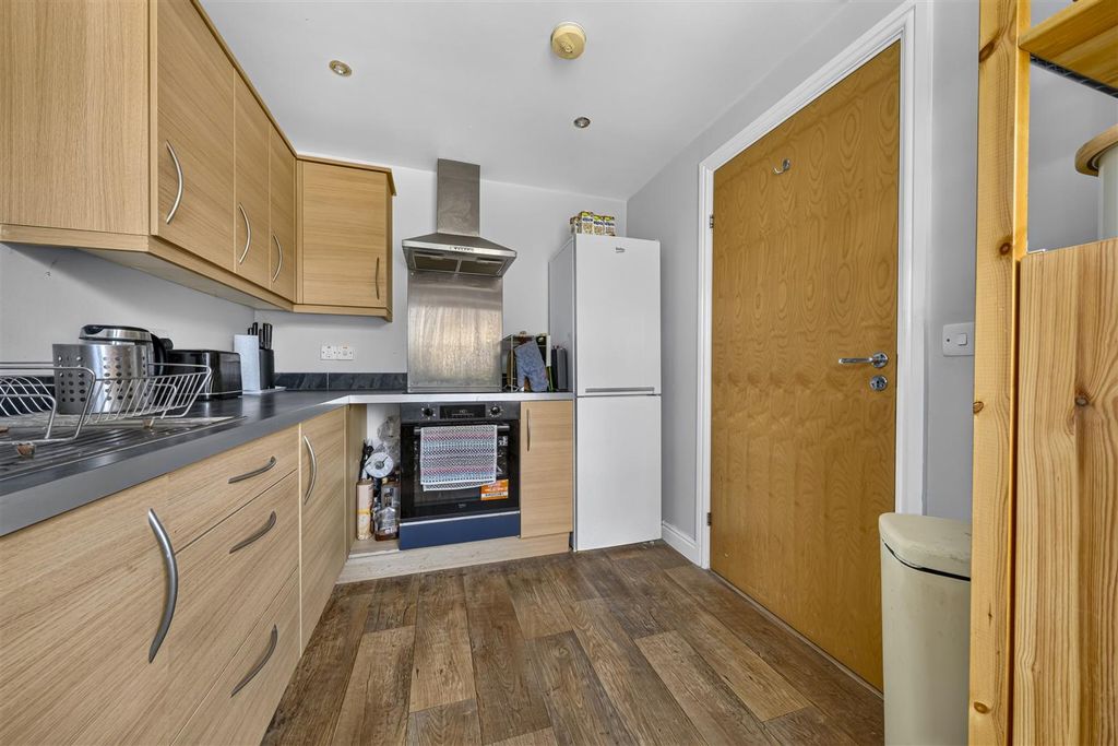 Property photo 3 of 18 3
