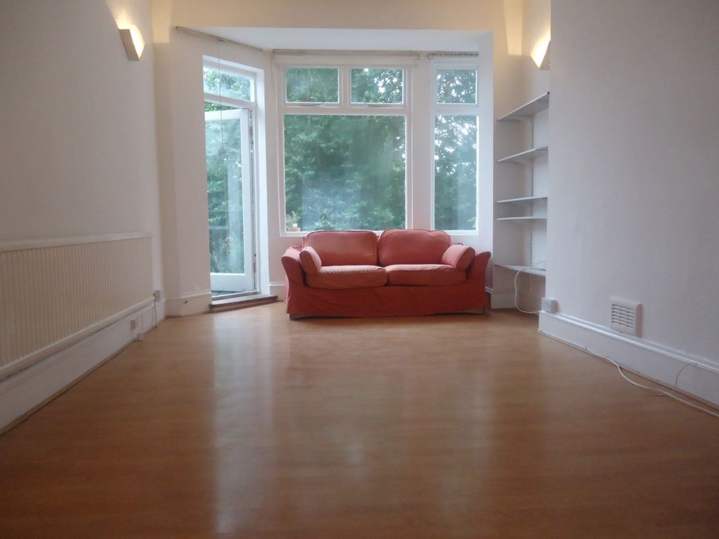 Property photo 1 of 7 Photo 6