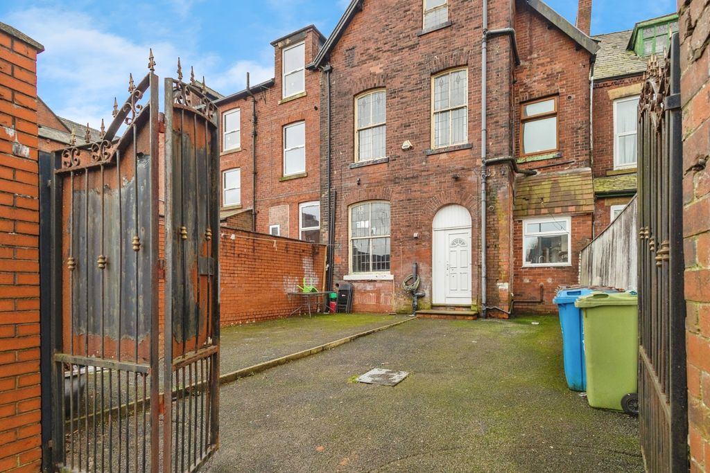 Property photo 2 of 27 Pbox-Img.Jpg