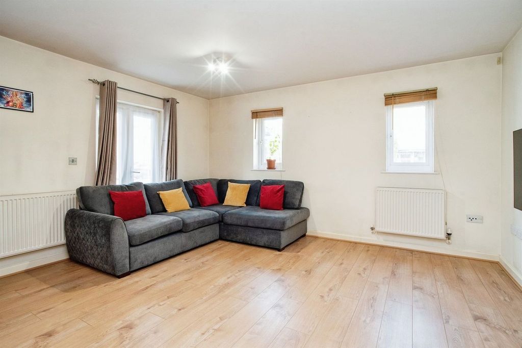 Property photo 2 of 14