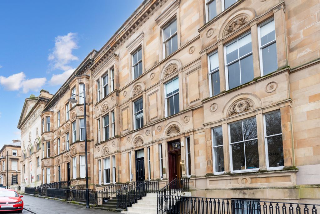 Property photo 1 of 32