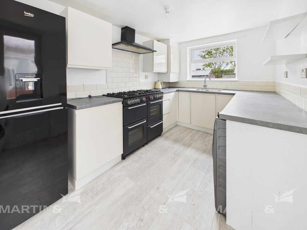 Property photo 2 of 11 Cam02406G0-Pr0523-Still003