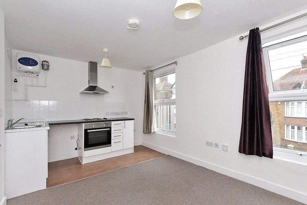 Property photo 2 of 12 Picture No. 11