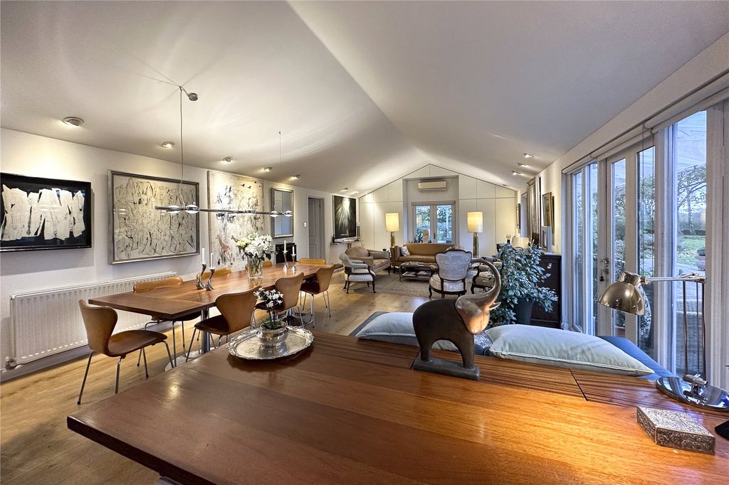 Property photo 1 of 27 Open-Plan Living