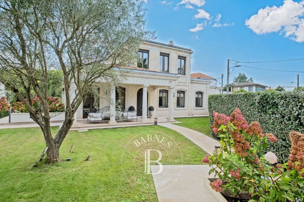 Property photo 2 of 33