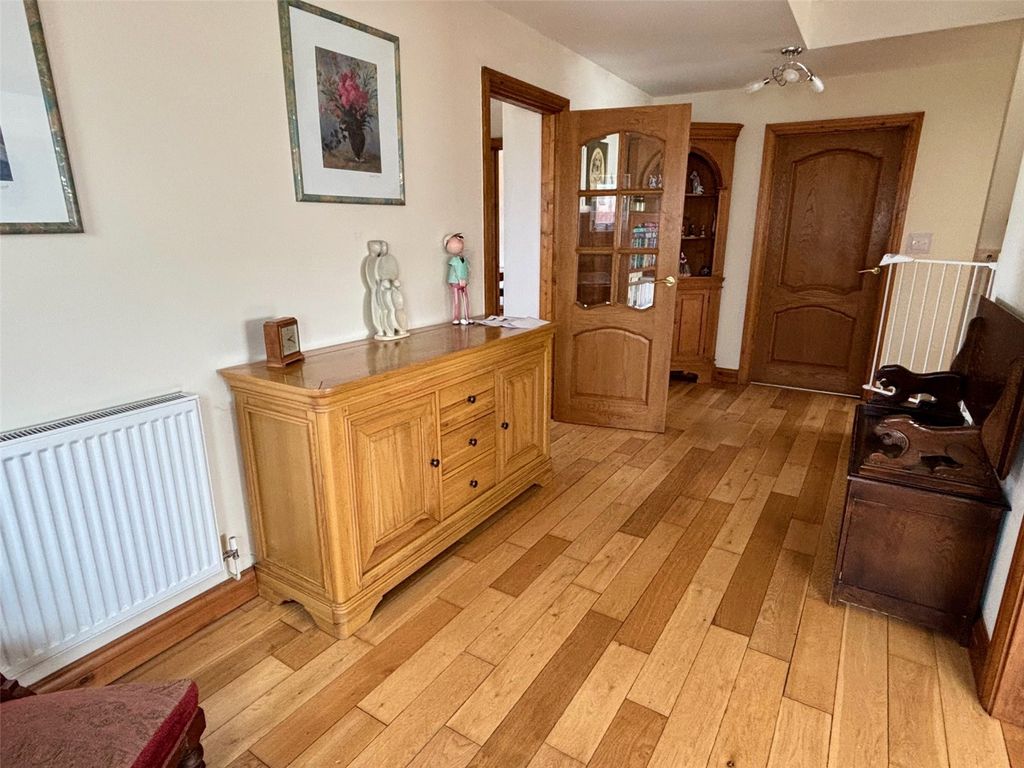 Property photo 2 of 36 Picture No. 34