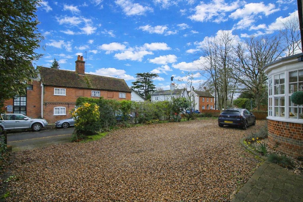 Property photo 2 of 33