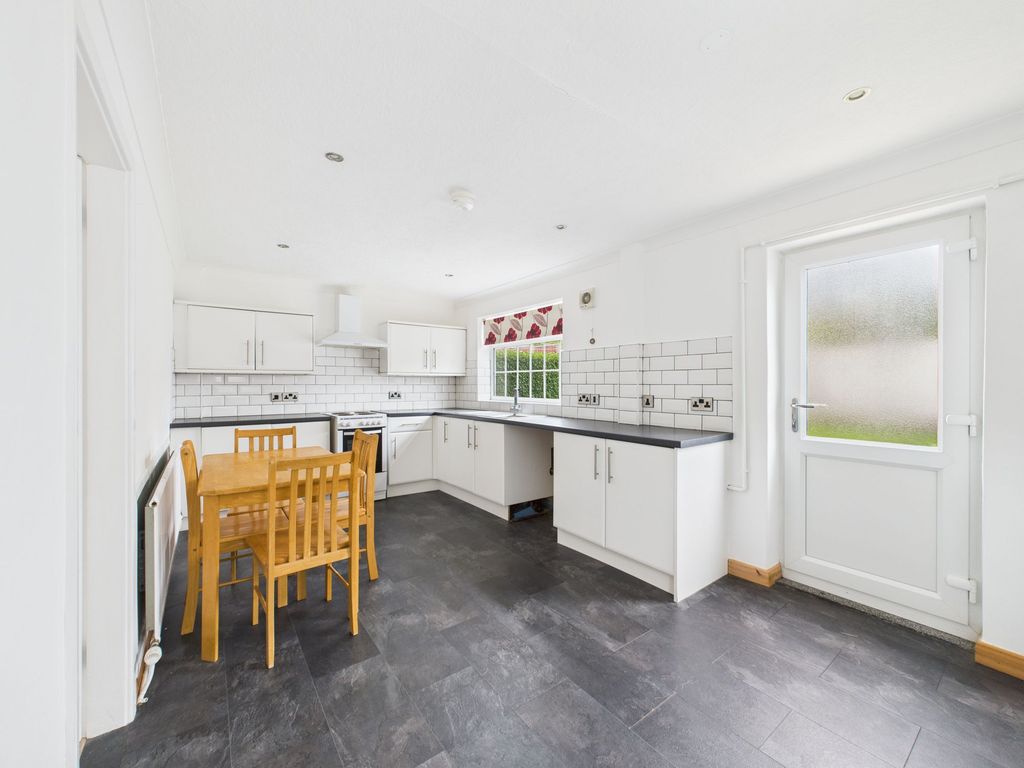 Property photo 2 of 16 Dining/Kitchen