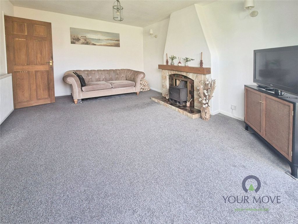 Property photo 2 of 19 Lounge