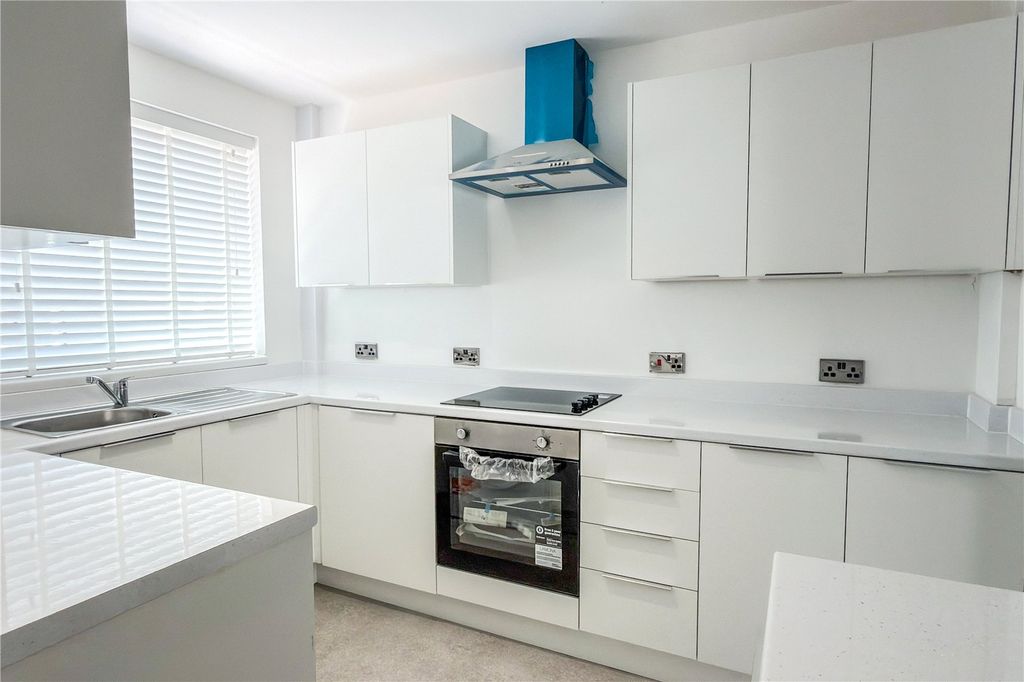 Property photo 3 of 16 Kitchen