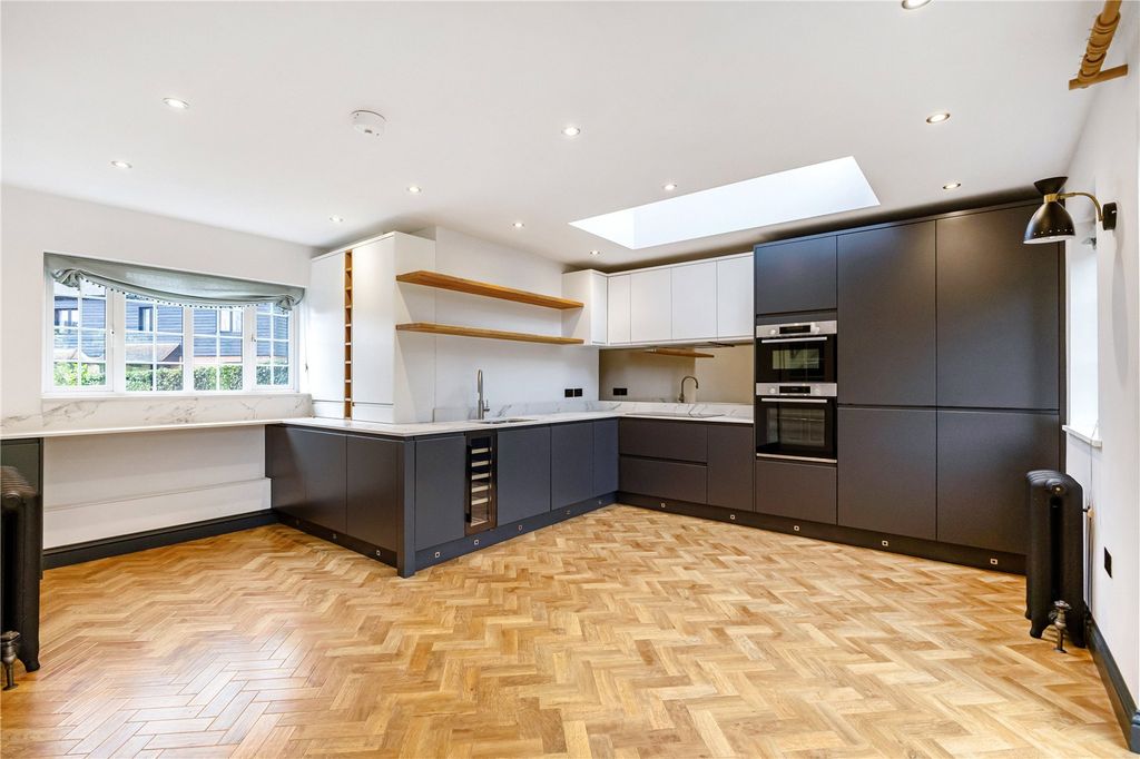 Property photo 2 of 17 Picture No. 09