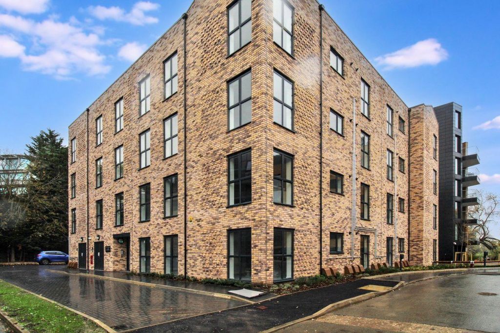 Property photo 1 of 12