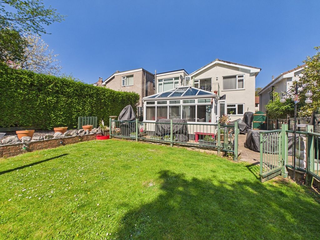 Property photo 2 of 30