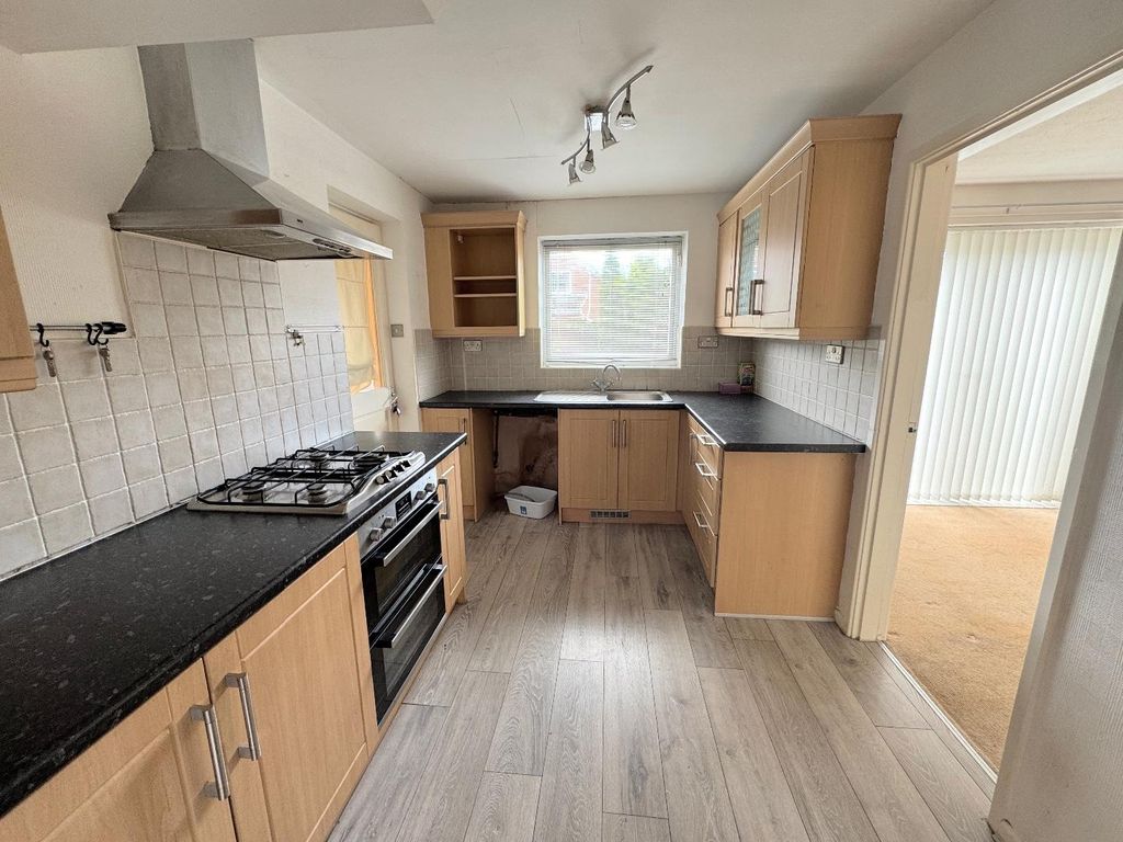 Property photo 3 of 13 Kitchen
