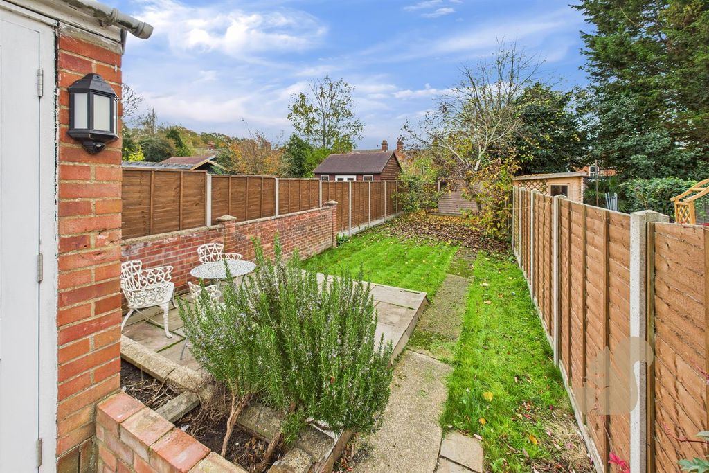 Property photo 3 of 23 Garden