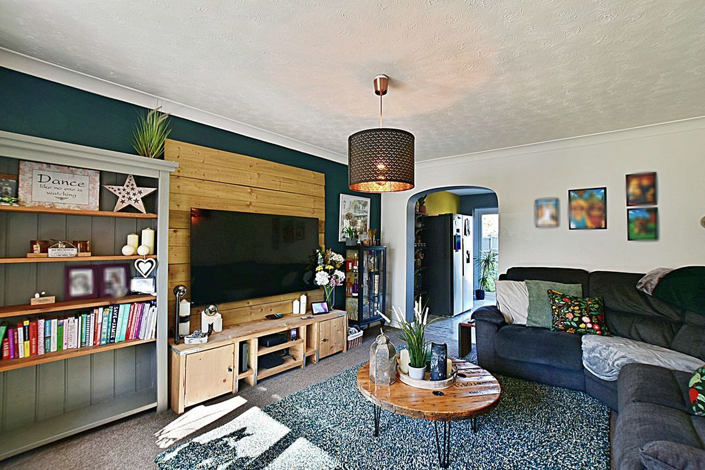 Property photo 3 of 19 Photo 3