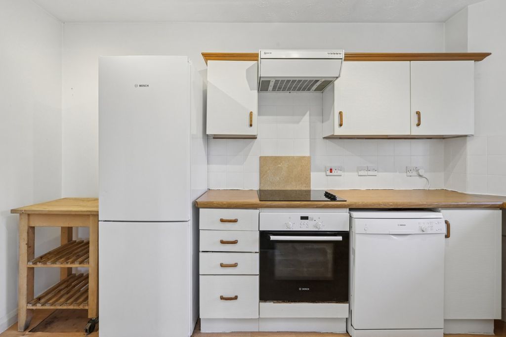 Property photo 3 of 10 Picture No. 12