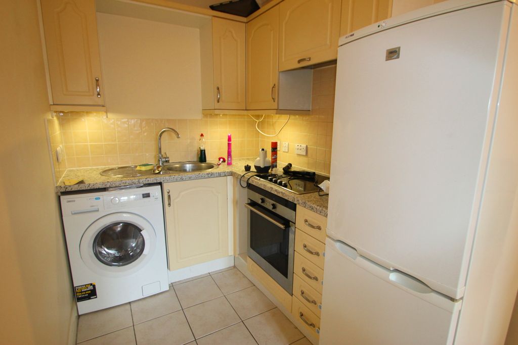 Property photo 2 of 8