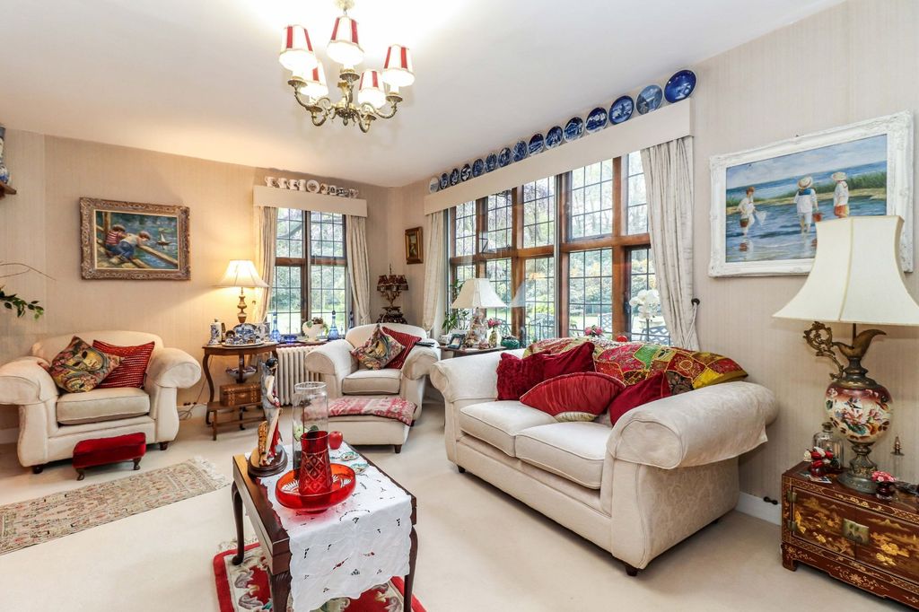 Property photo 3 of 15 Sitting Room