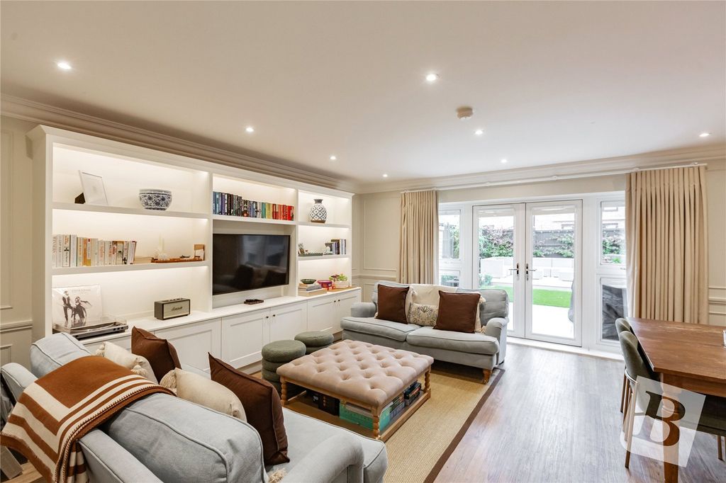 Property photo 2 of 20 Lounge/Diner