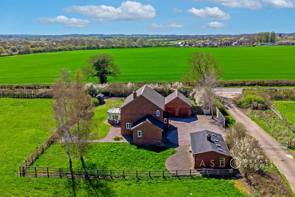 Property photo 3 of 34