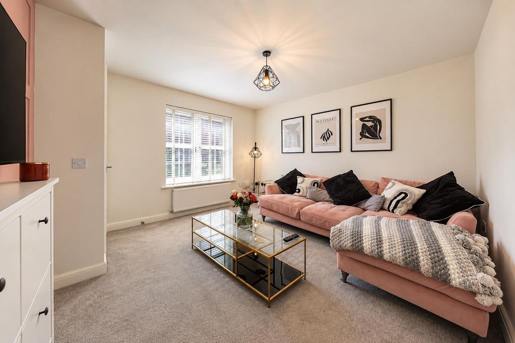 Property photo 2 of 19