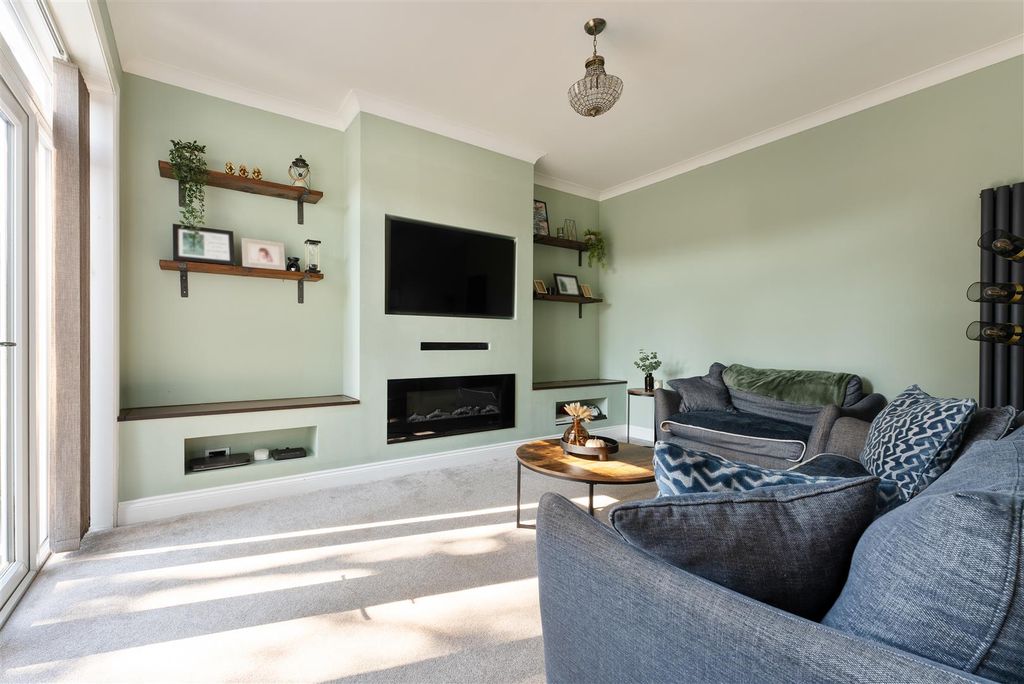 Property photo 3 of 17