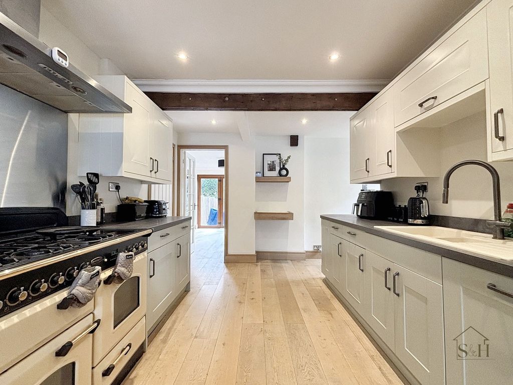 Property photo 2 of 21