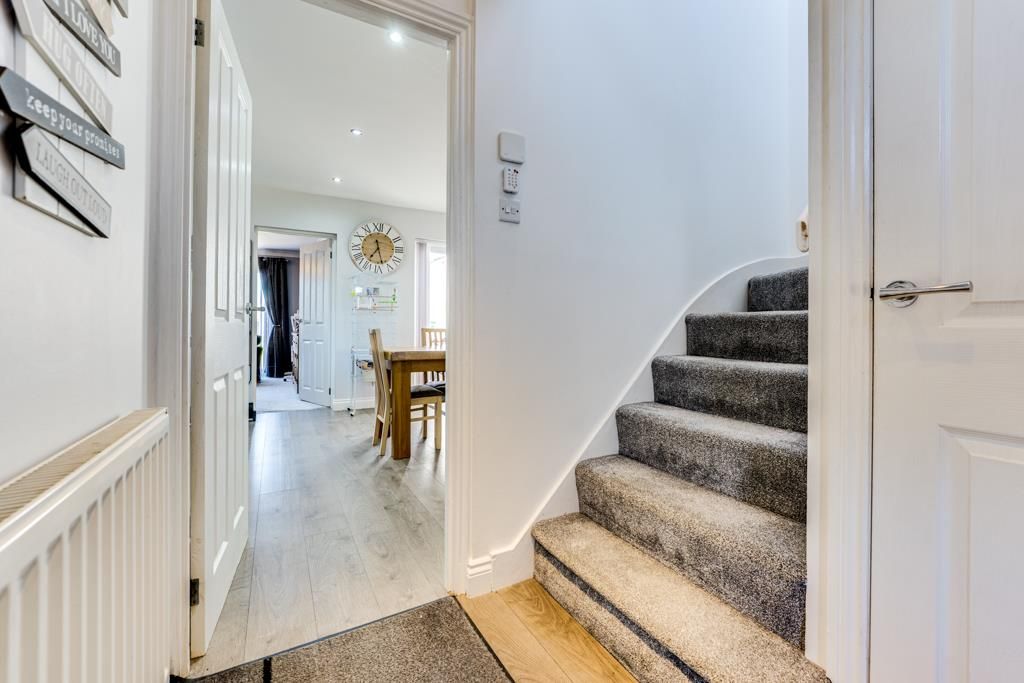 Property photo 3 of 27 72 Kirby Close, Gretton-10.Jpg