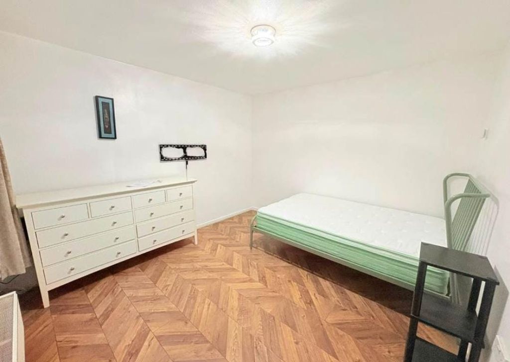 Property photo 1 of 2
