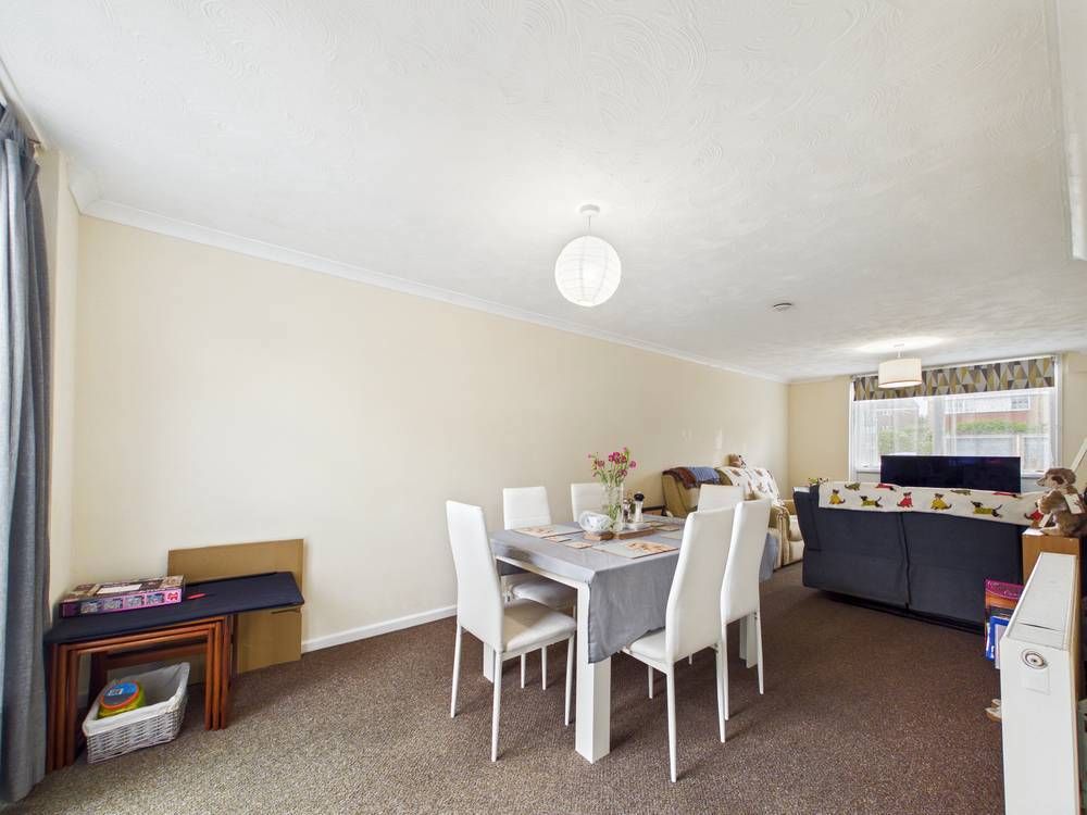 Property photo 3 of 12 Giraffe360-Still002