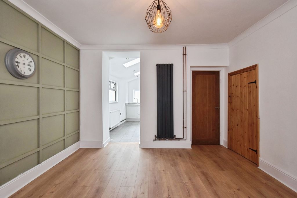 Property photo 2 of 16 Pbox-Img.Jpg